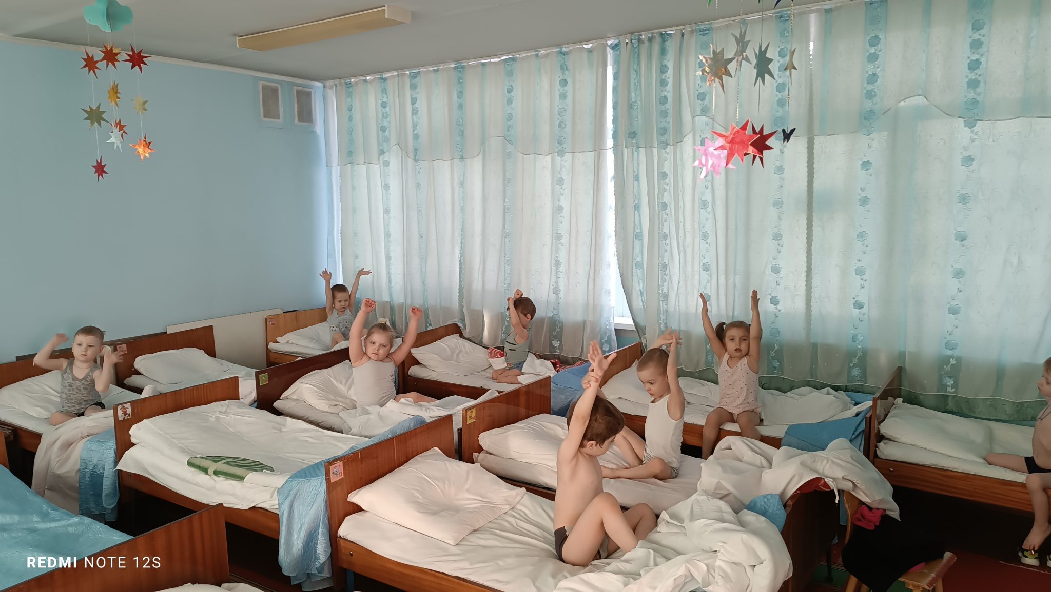 ребенок мокрый после сна